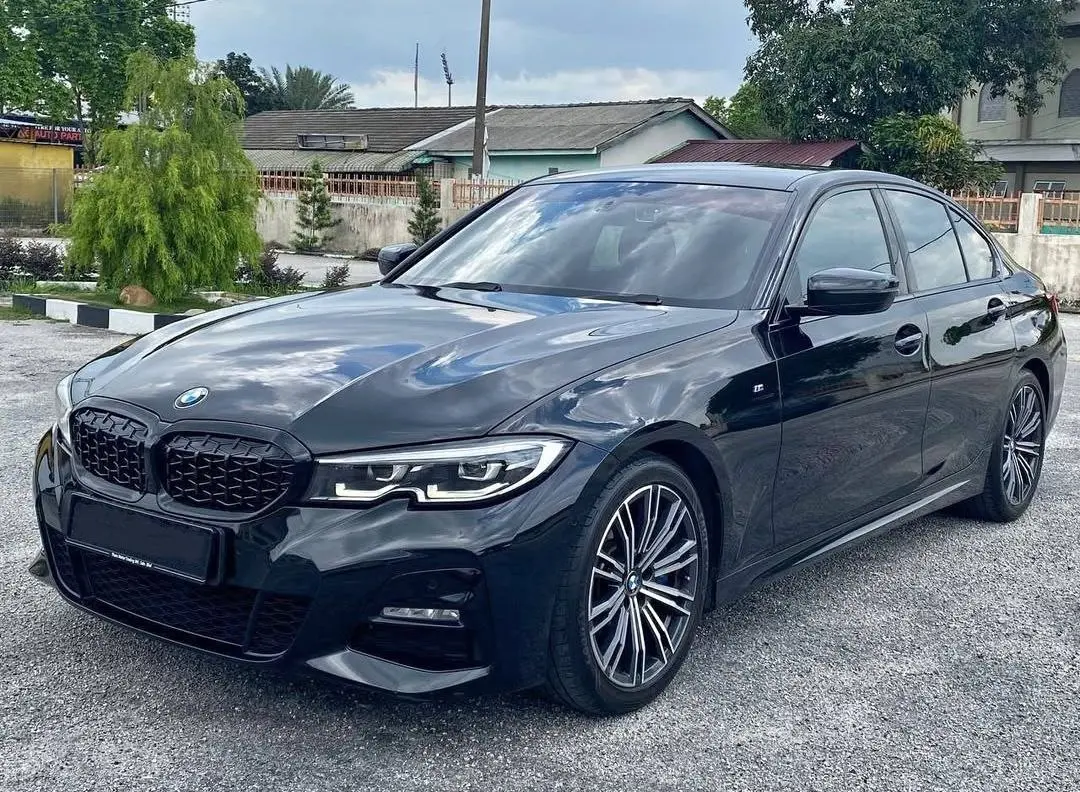 BMW 330i from the source collection